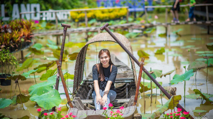 Sa Dac flower village, Dong Thap tourism, west, Tan Quy Dong, floating flower village, monkey bridge, destination,
