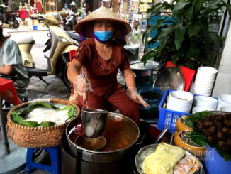 snail vermicelli, vietnamese food, bun oc, vietnamese delicacies,