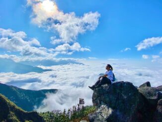 Surf the clouds on Bach Moc Luong Tu mountain peak