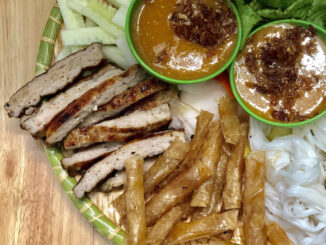 Southern grilled pork rolls feed Hanoi culinary fervor