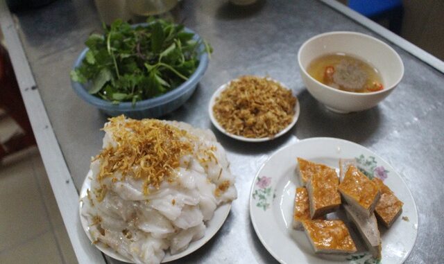 rolls shop, anonymous rolls, Hanoi cuisine,